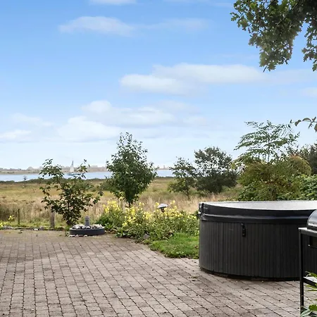 Nyaraló Cozy In With Sauna *